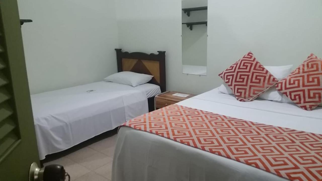 Hosteria De La Plaza Menor Santa Fe de Antioquia Buitenkant foto