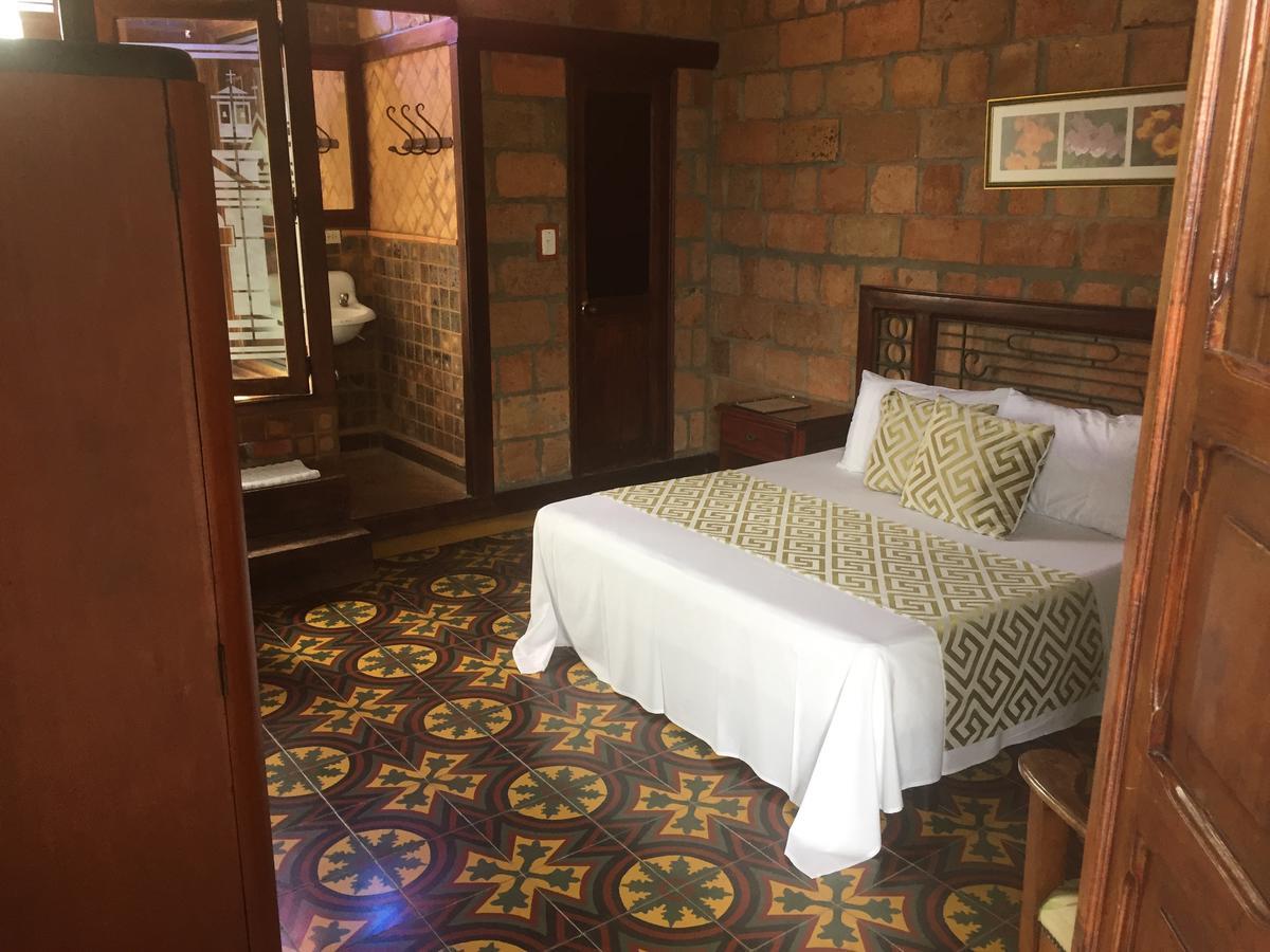 Hosteria De La Plaza Menor Santa Fe de Antioquia Buitenkant foto