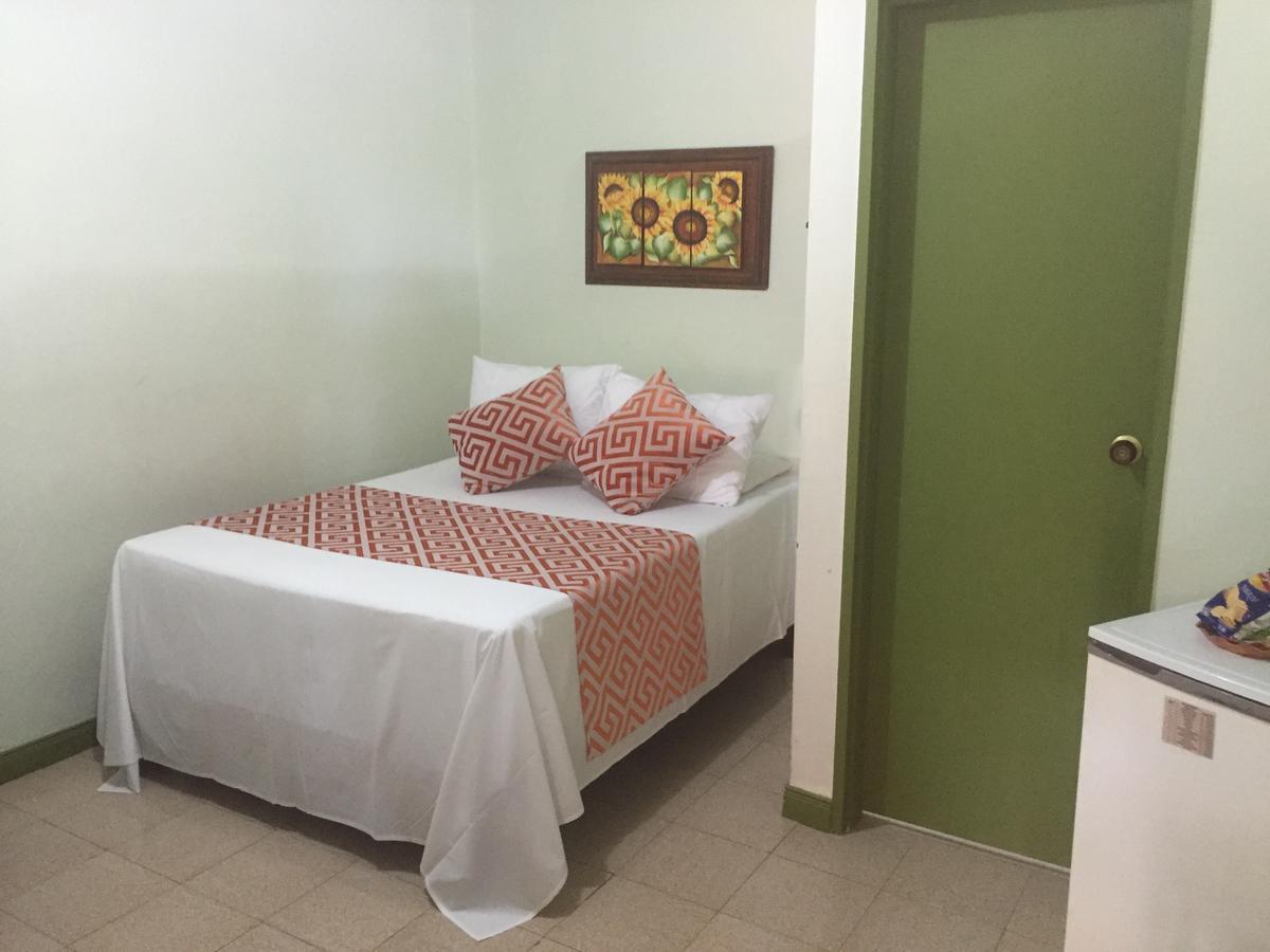 Hosteria De La Plaza Menor Santa Fe de Antioquia Buitenkant foto