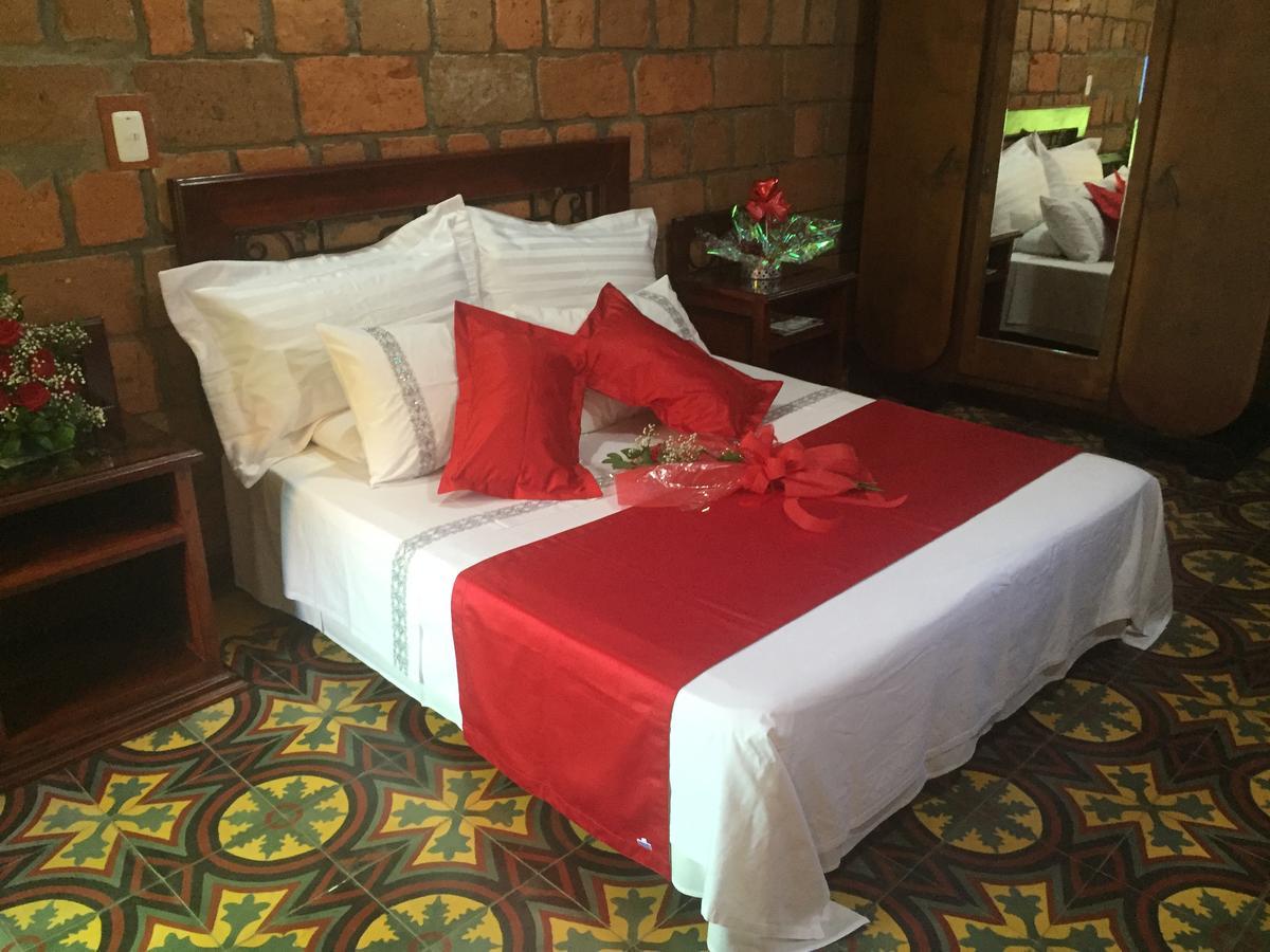 Hosteria De La Plaza Menor Santa Fe de Antioquia Buitenkant foto